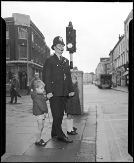 Helpful: POLICE OFFICER/ CHILDREN