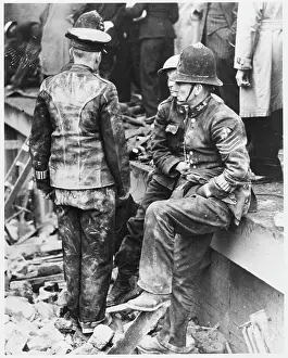 C1940: POLICE OFFICERS/BLITZ