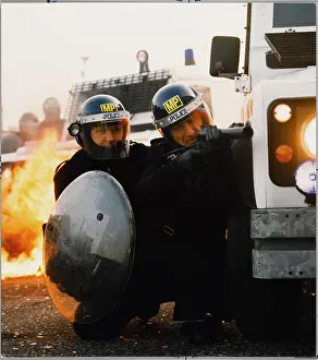 Rioting: POLICE RIOT TRAINING