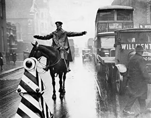 Neo Gothic: POLICE/TRAFFIC DUTY/RAIN
