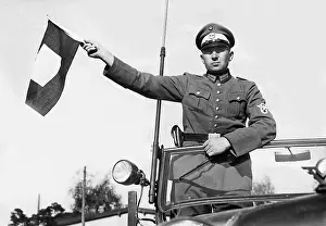 Antenna: Policeman with signal flag, 1937