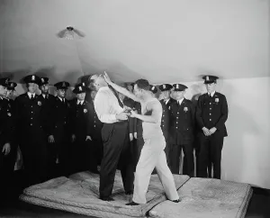 Self Defense: Policemen - Cops - Self-Defense - Men