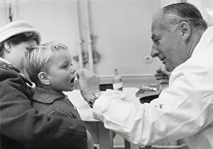 Poliomyelitis: polio swallow vaccination