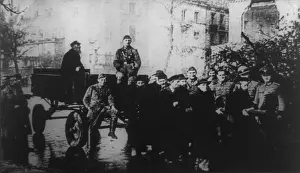 Racists: Polish Jews forced to pull a wagon as smiling
