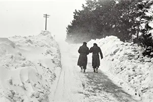 Clear: Two Polish soldiers in snow