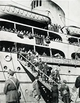 Disembark: Polish troops join their British allies, WW2