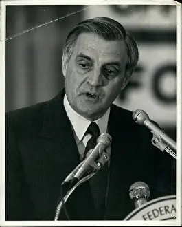 Mondale: US Politics - Government