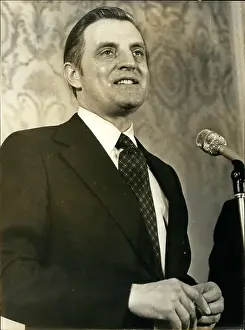 Mondale: US Politics - Government