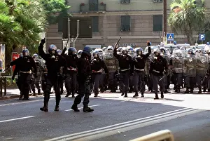 Polizia: Polizia Prepare For Attack