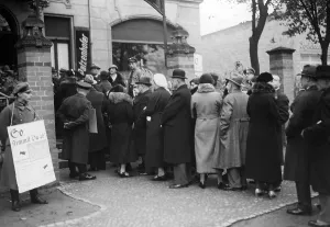 Goldenen: Polling station in Zehlendorf, 1933