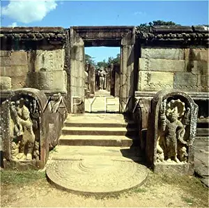 Polonnaruwa: POLONNARUWA/BUDDHISM