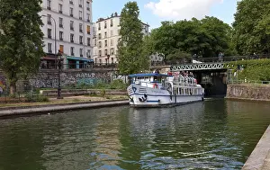 Canaux: Pont Eugene-Varlin, Canal Saint-Martin, Paris, France