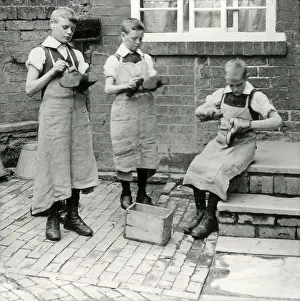 Carleton: Pontefract Union Cottage Homes, Carleton - Polishing Boots