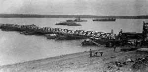 Mackensen: Pontoon bridge, 1916