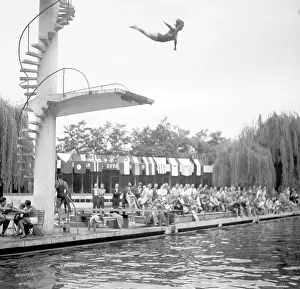 Barrandov: Pool - Barrandov - diver