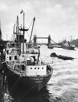 Cyprian: POOL OF LONDON/SHIPPING