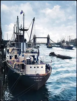 Cyprian: POOL OF LONDON/SHIPPING