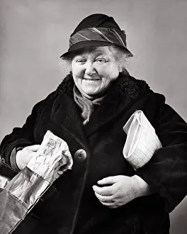 C1872: Poor Depression Era Woman Smiling Looking at Camera