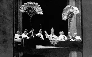 Pius: Pope Pius XI blesses the crowd