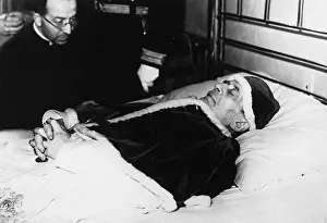 Deathbed: Pope Pius XI. on his deathbed, 1939