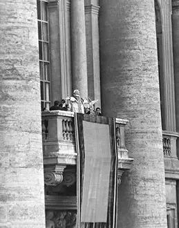 Pacelli: Pope Pius XII addressed a crowd of 150, 000 from