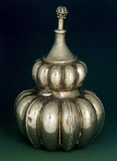 Creencia: Poporo. Lime container used to carry the lime to