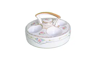 Warmer: Porcelain egg warmer