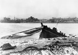 Feodosia: Port of Feodosia after heavy fighting