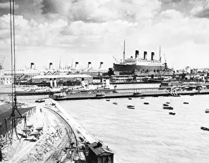 Cunard: The port of Southampton, 1935