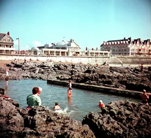 The J Salmon Image Archive: Porthcawl - Children's paddling pool