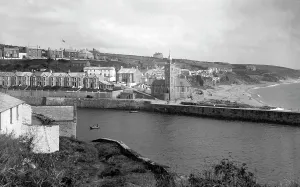 Porthleven: Porthleven, the Beach 1935