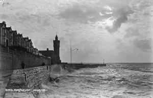 Stormy: Porthleven Seafront