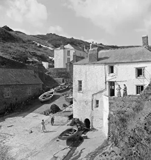 Portloe: Portloe Cove Harbour, Cornwall