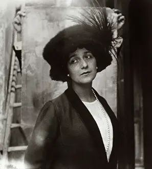 Cavalieri: Portrait of the actress Lina