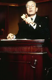 Auctioning: Portrait -- an auctioneer