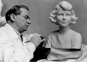 Strobl: Portrait bust of Elizabeth