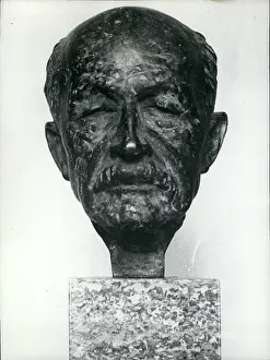 Prizewinner: Portrait bust of Max Planck, German physicist