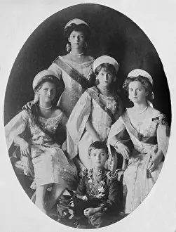 Czarevich: Portrait of the five children of Czar Nicolas ?
