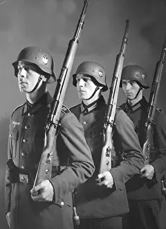 Gewehr: Portrait of German soldiers, 1939