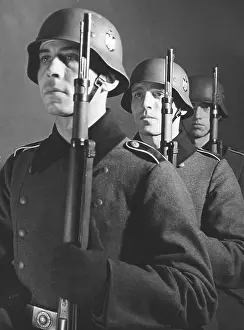 Gewehr: Portrait of German soldiers, 1939
