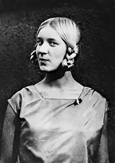 Fencer: Portrait of Helene Mayer