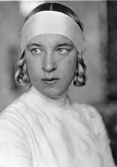 Fencer: Portrait of Helene Mayer