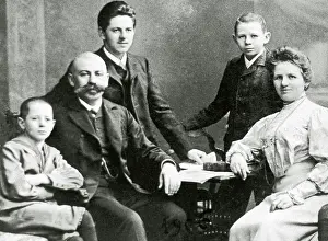 Horbiger: Portrait Horbiger Family