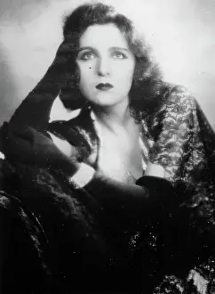 Gymnase: Portrait of Marie Bell