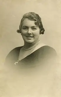 Lass: Portrait of a smiling woman from Hull
