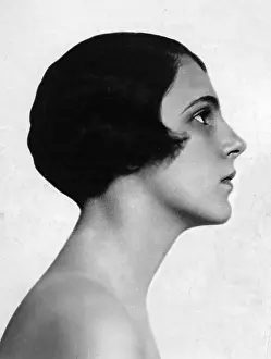 Sideways: Portrait of a woman, 1925