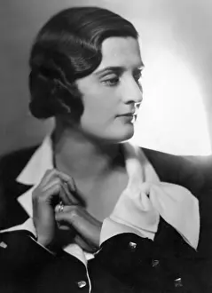 Dohna: Portrait of a woman, 1932