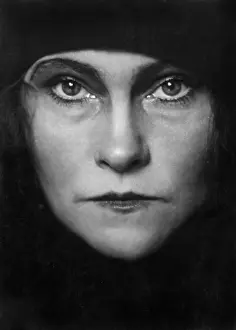 Expressive: Portrait of a woman, 1933