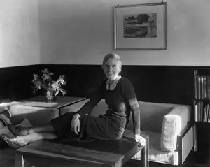 Ladieswear: Portrait of a woman, 1935