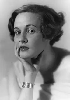 Haircut: Portrait of a woman, 1935